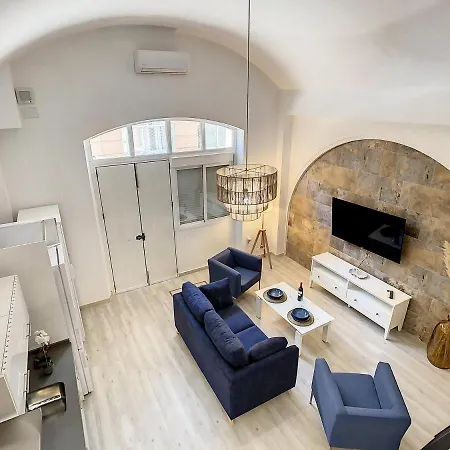 Apartcity Triana Seville